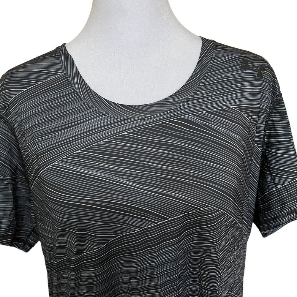 Under Armour top - Picture 2 of 4